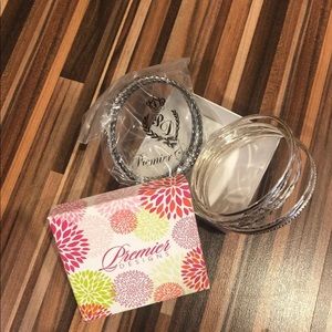 Premier Designs bangles & bonus extra bangles ❤️